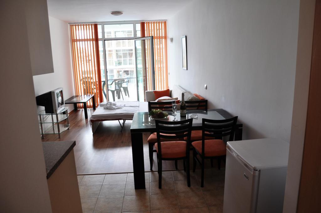 Tomi Family Apartments Slantschew brjag Zimmer foto
